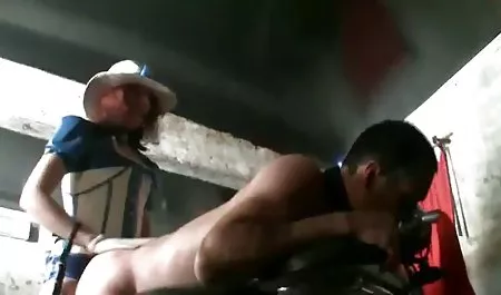 Я хочу лизати секс з зрілою дамою штани в УРА